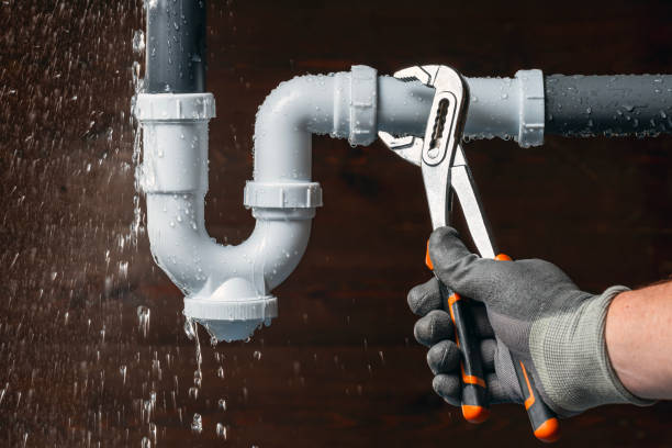 Professional Plumbing technician working in Schoolcraft, MI